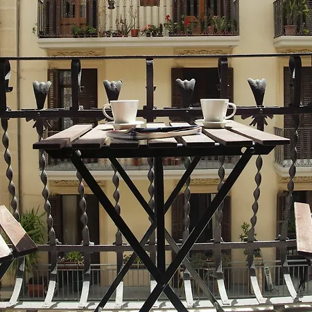 Espai Paralel Apartment